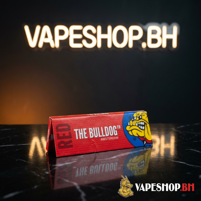 Closeup of bulldog rolling paper featuring white bleached king size slim leaves and amsterdam bulldog emblem